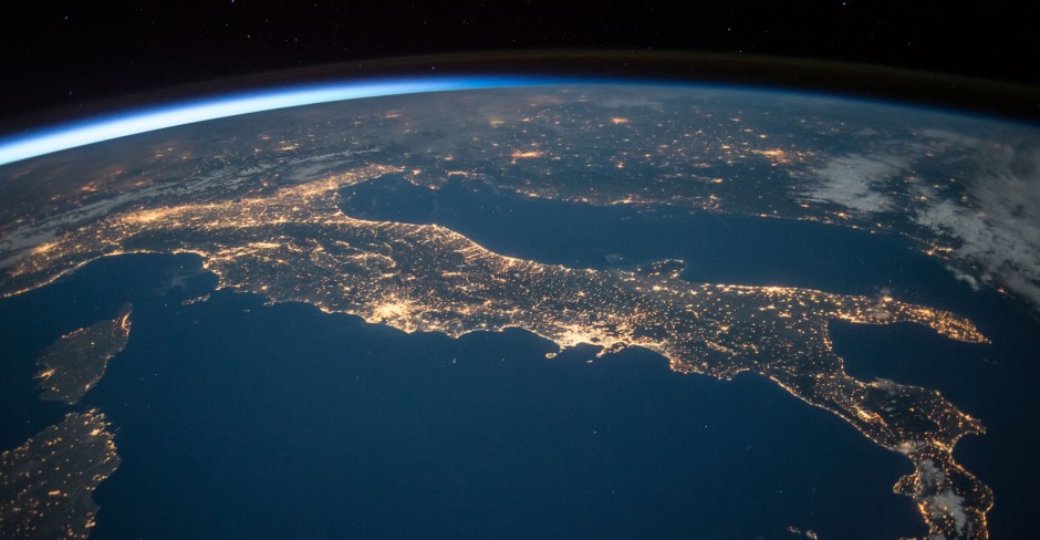 Image for What’s the ‘5G hype’ all about?