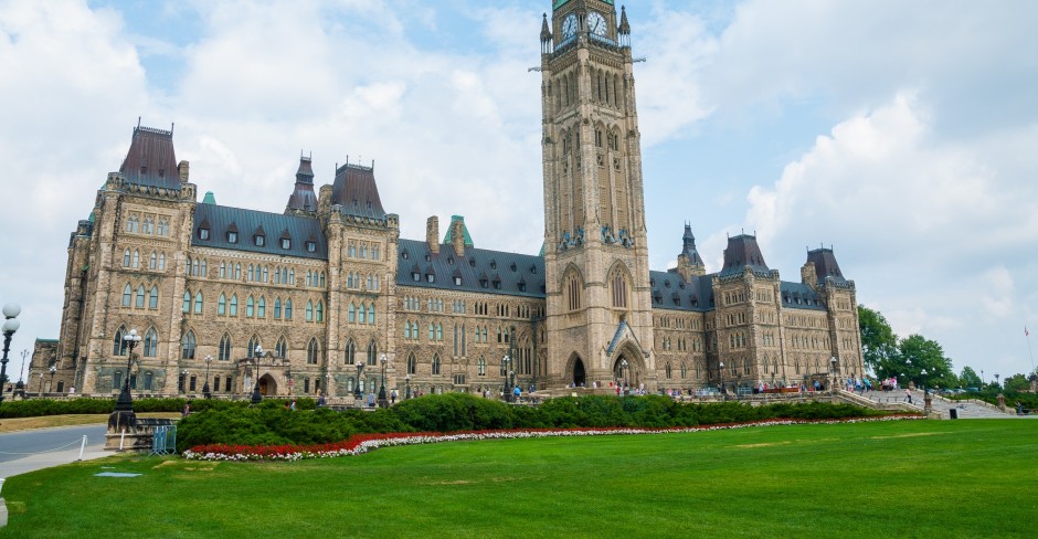 Image for 11 things Canada should do now to close the Digital Divide for good